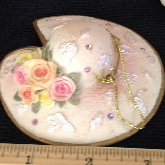 3 Beautiful Miniatures - 2 Hats & a Purse - Picture 4 of 5